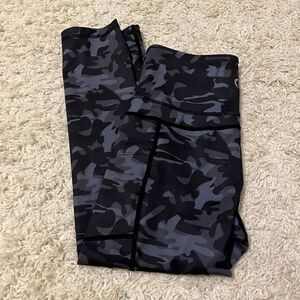 ZYIA ACTIVE athletic cropped leggings small